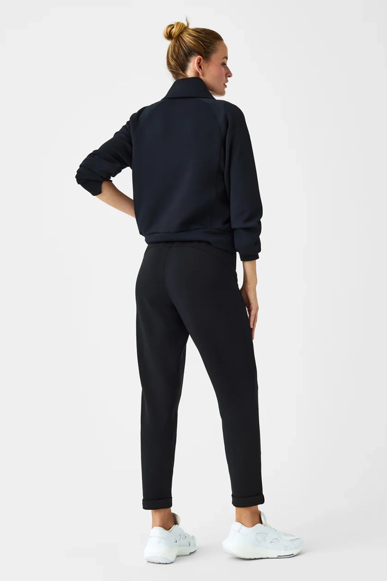 Airessentials Tapered Pant
