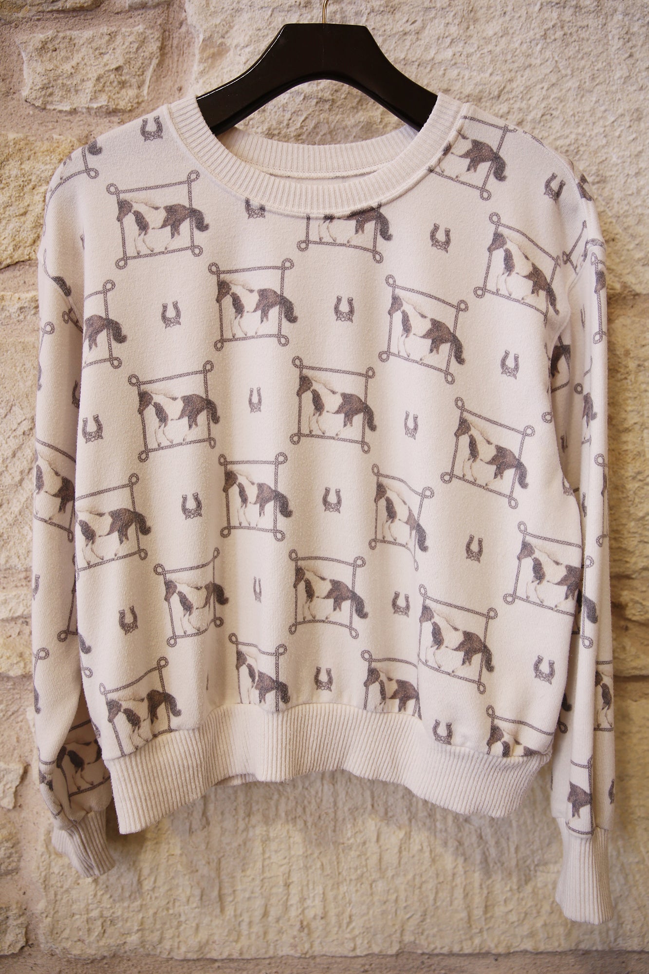 Cozy Top Lasso Horse Almond Mlk