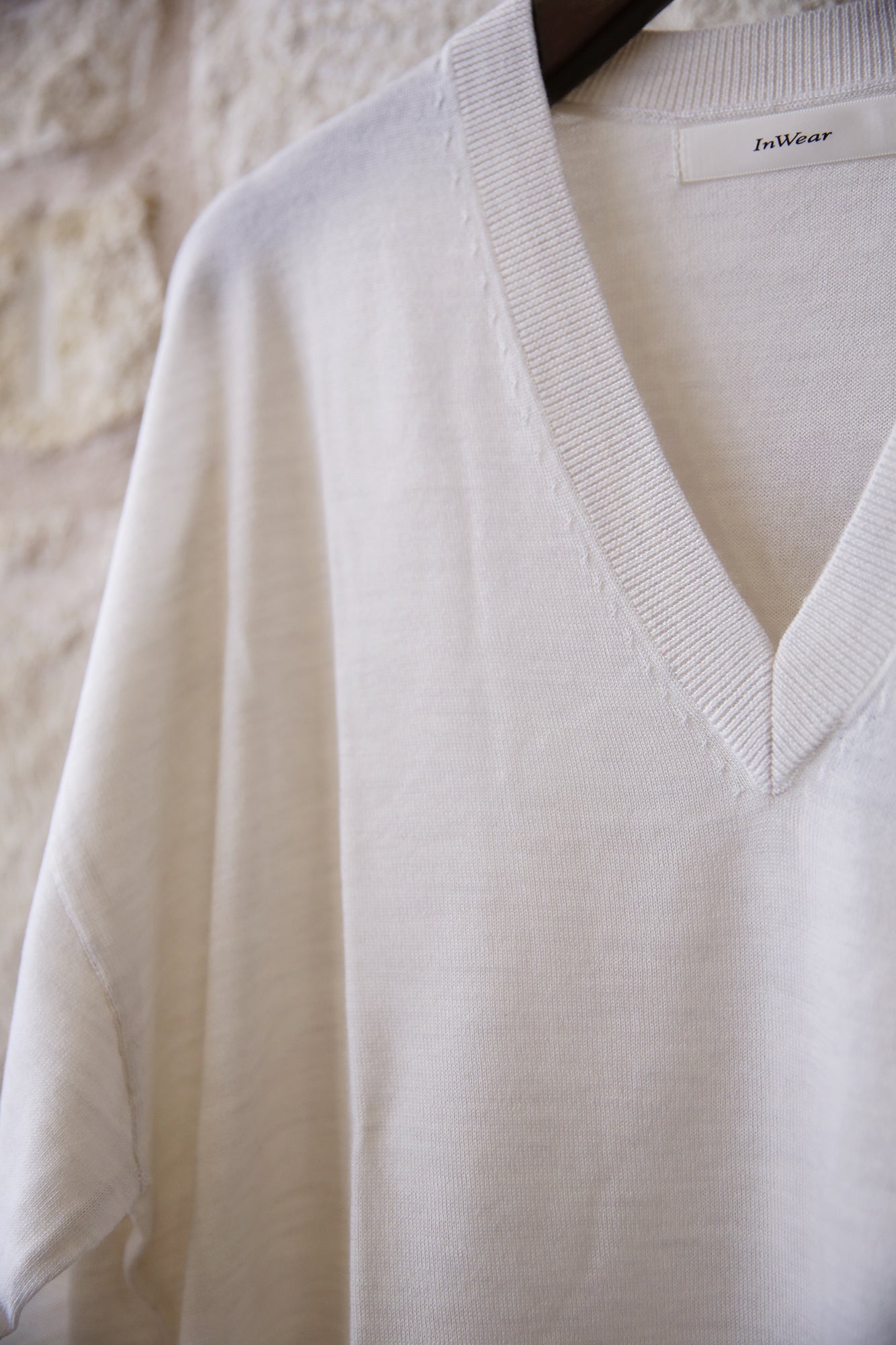 GitoIW V-Neck Wool Sweater