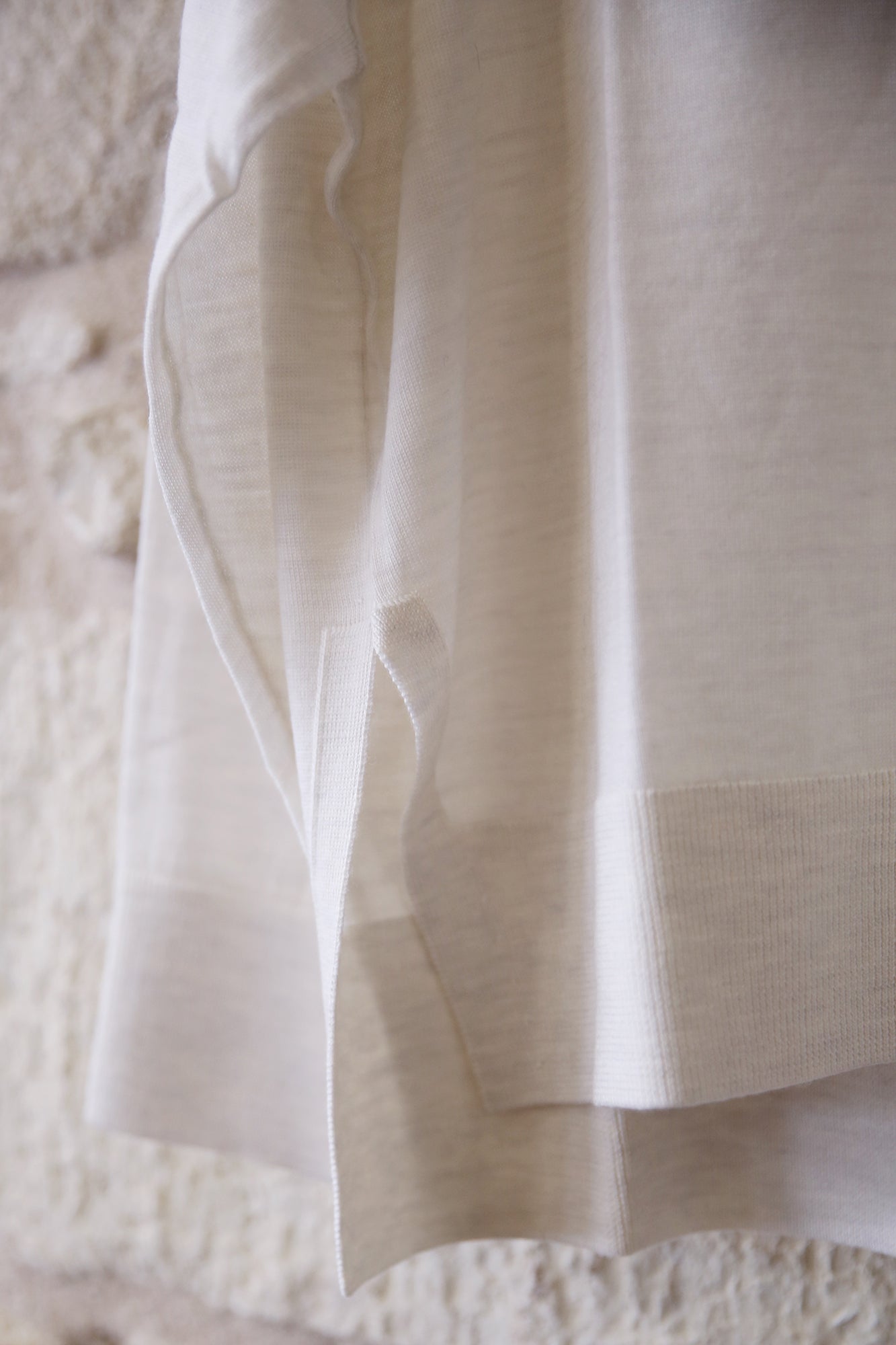 GitoIW V-Neck Wool Sweater