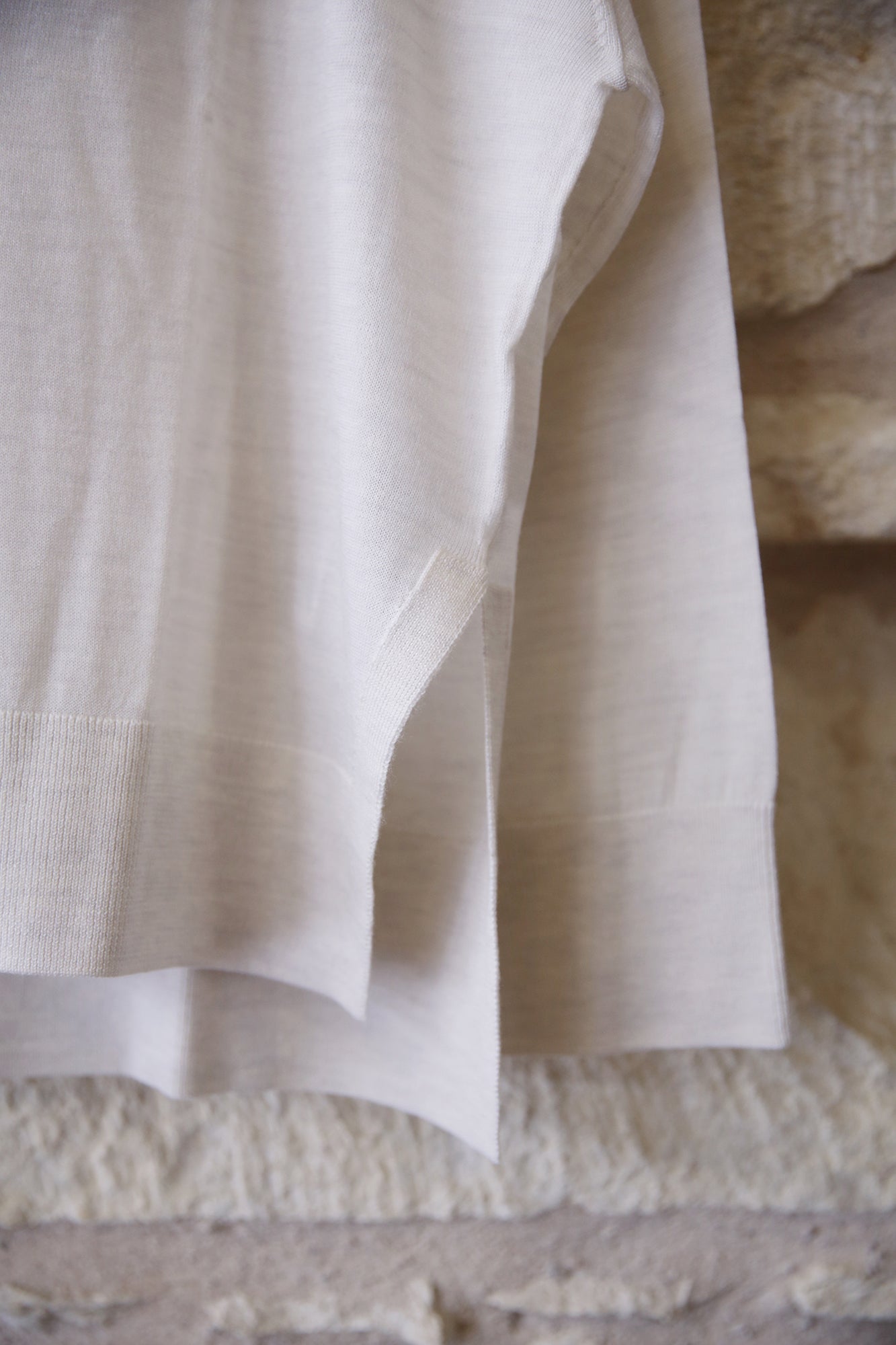 GitoIW V-Neck Wool Sweater