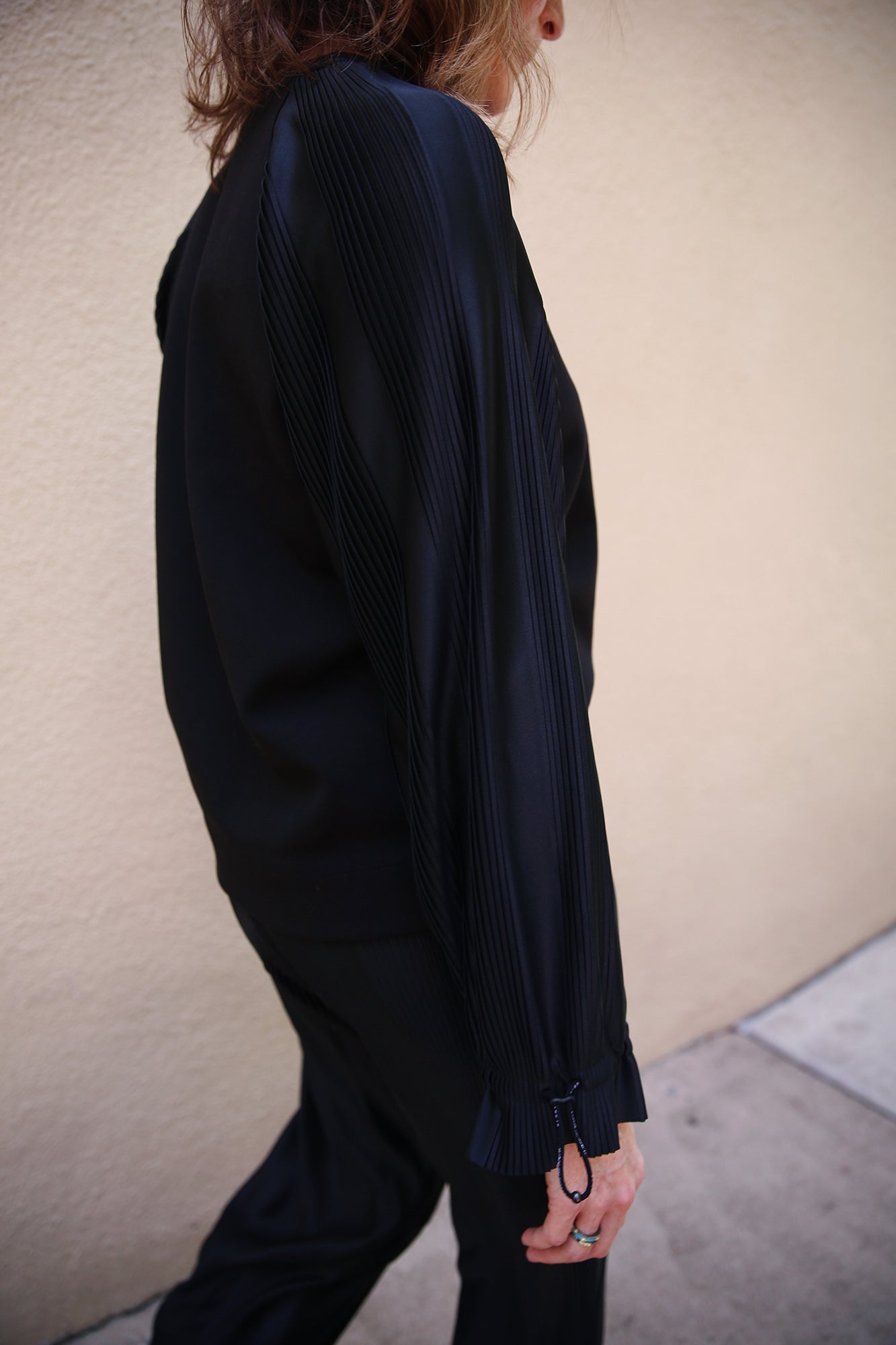 Fit For Leo Sweatshrt With Pleated Sleeves Black