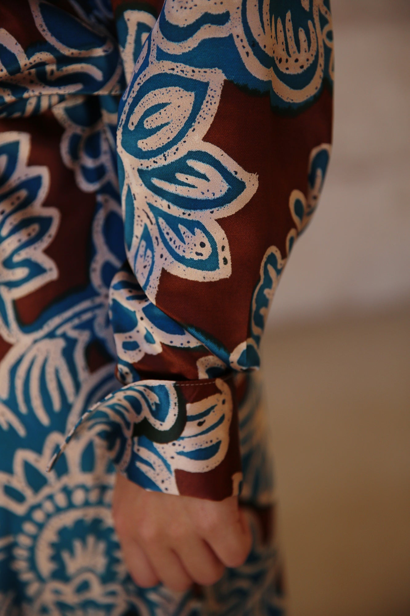 Moxie Shirt Watercolor Satin Palm Print Brown/Ivory