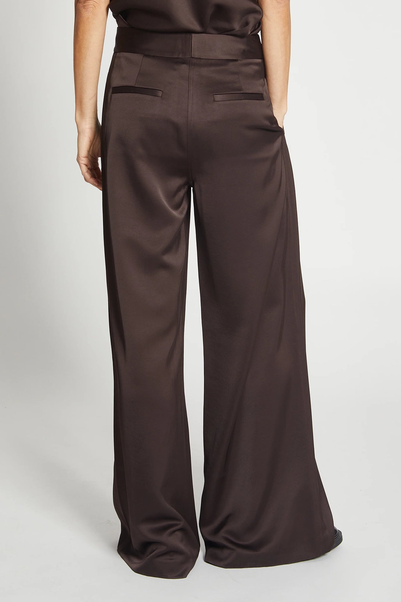 Neve Mid-Waisted Wideleg Pant Chestnut