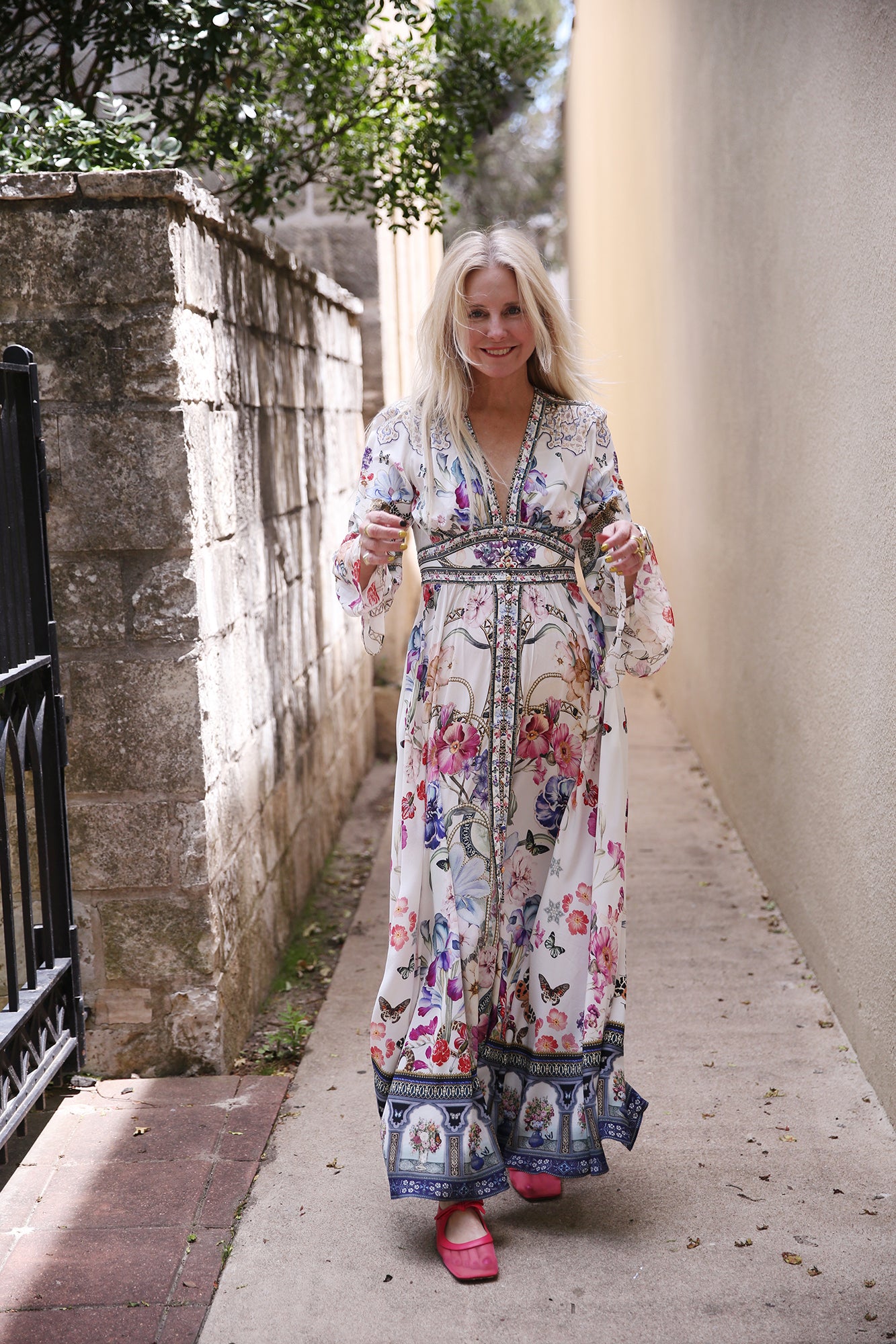 Shaped Waistband Dress With Ruffle Sleeve Monserrate Magic