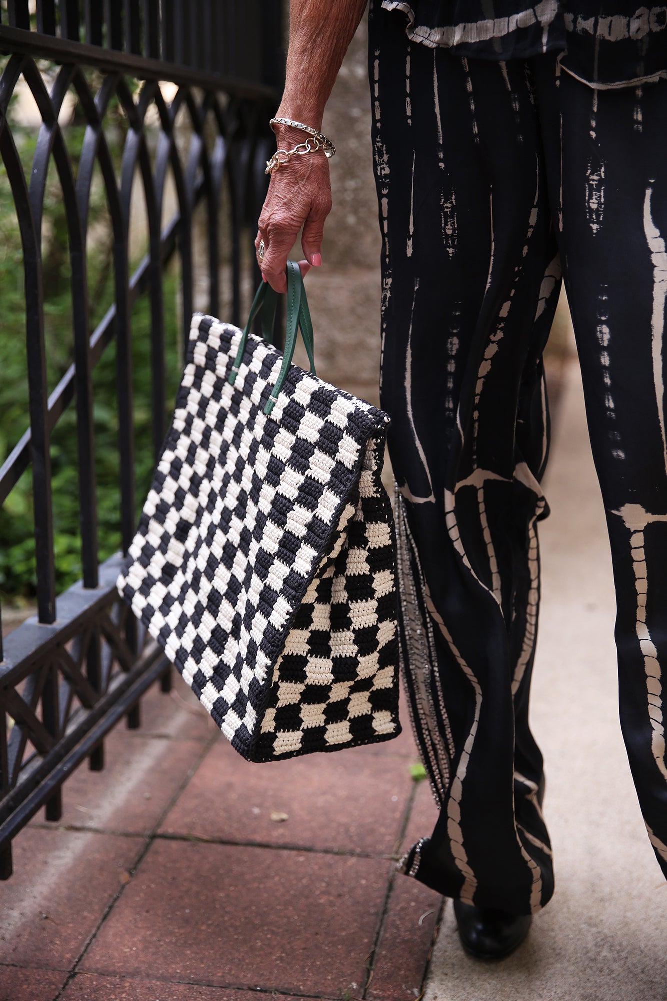 Summer Simple Tote Black & Cream Crochet Checker