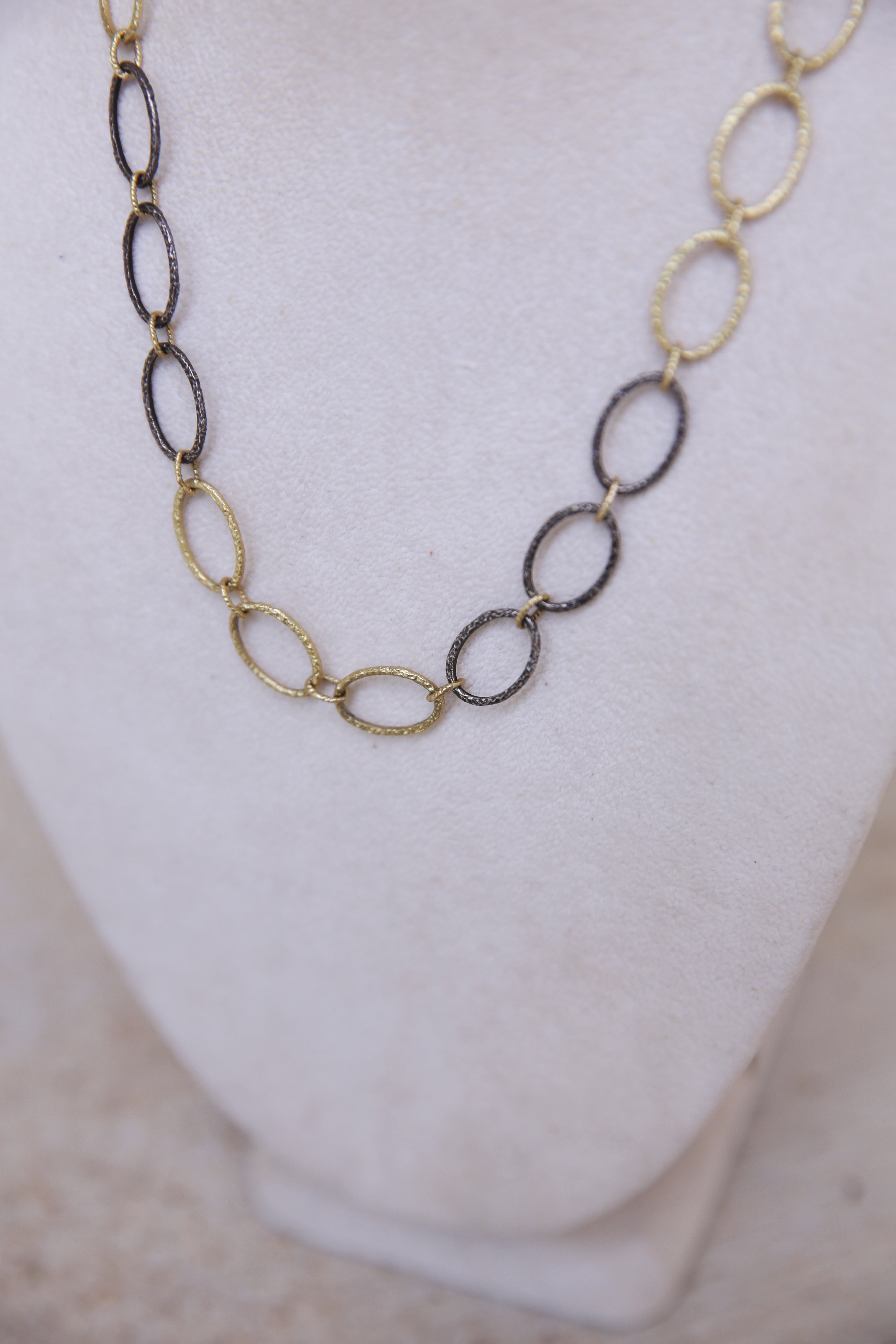 18" MN/YG Flattened Oval Link Necklace W/Toggle