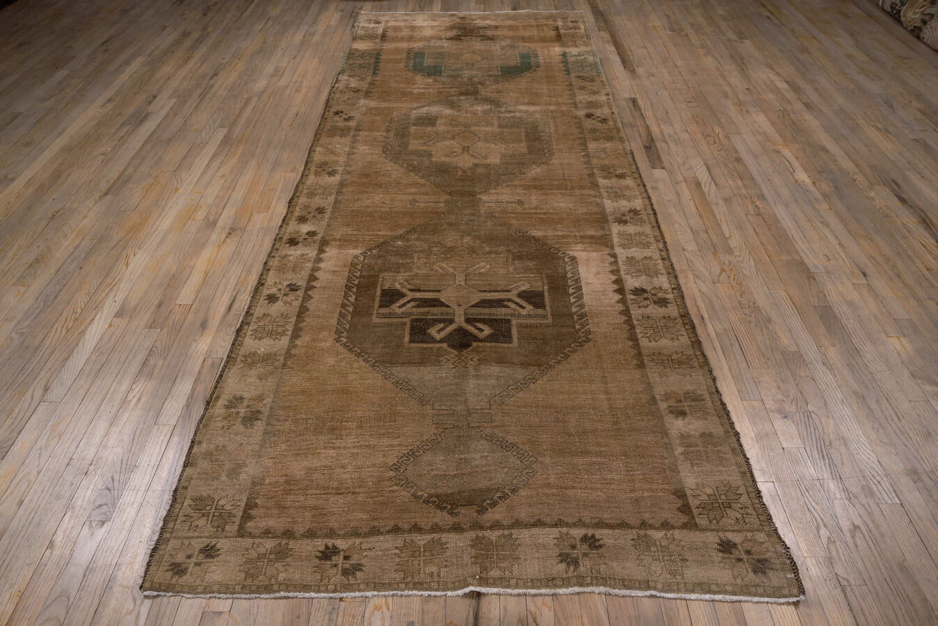4'8" x 12'9" Brown Oushak Runner