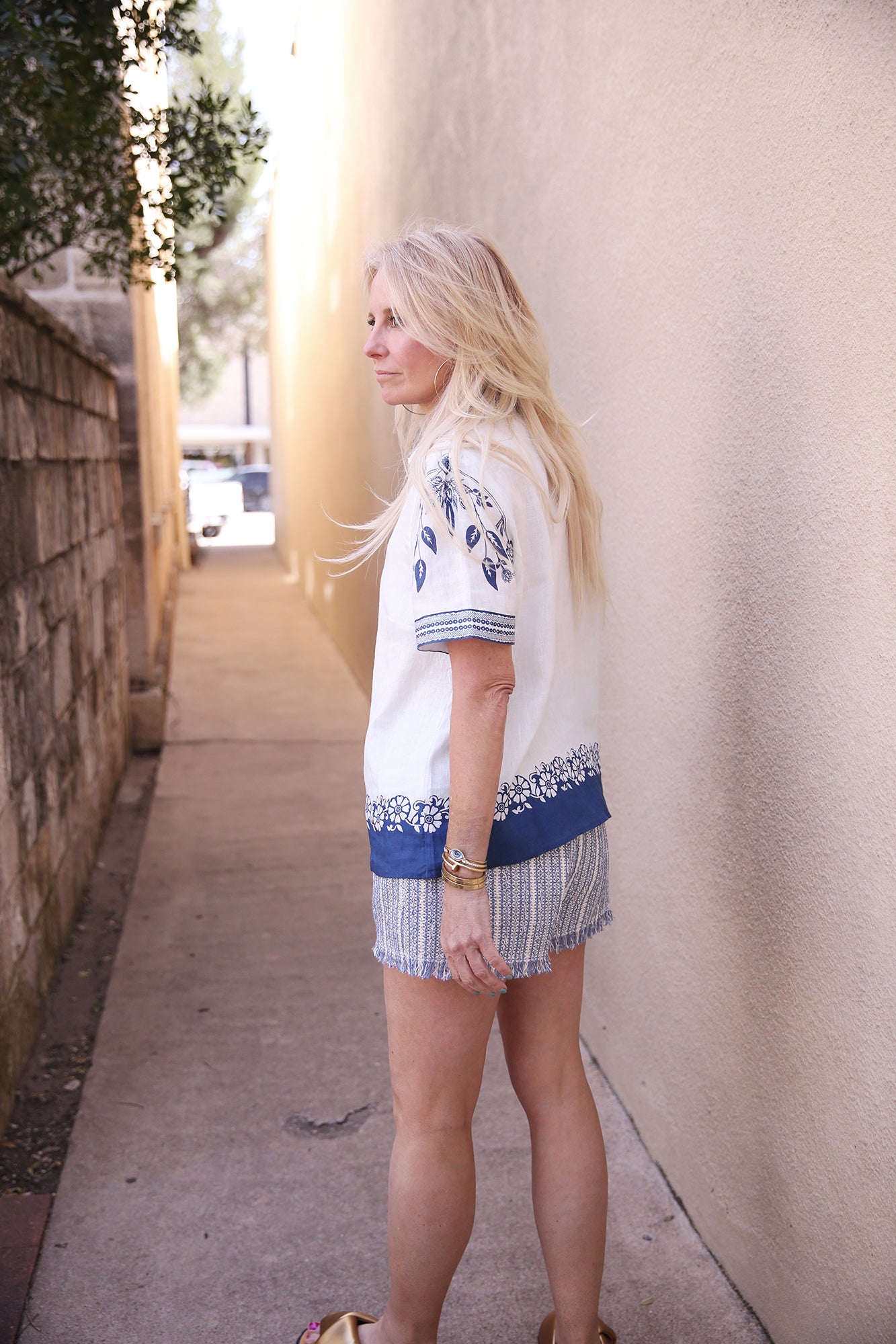 Blue Leaves White Top