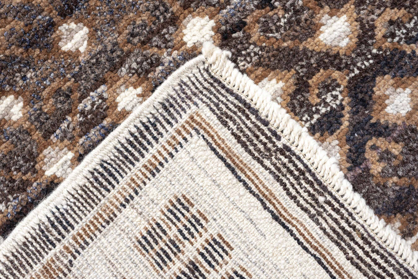10'8" x 14'3" Kars Gold and Black Rug