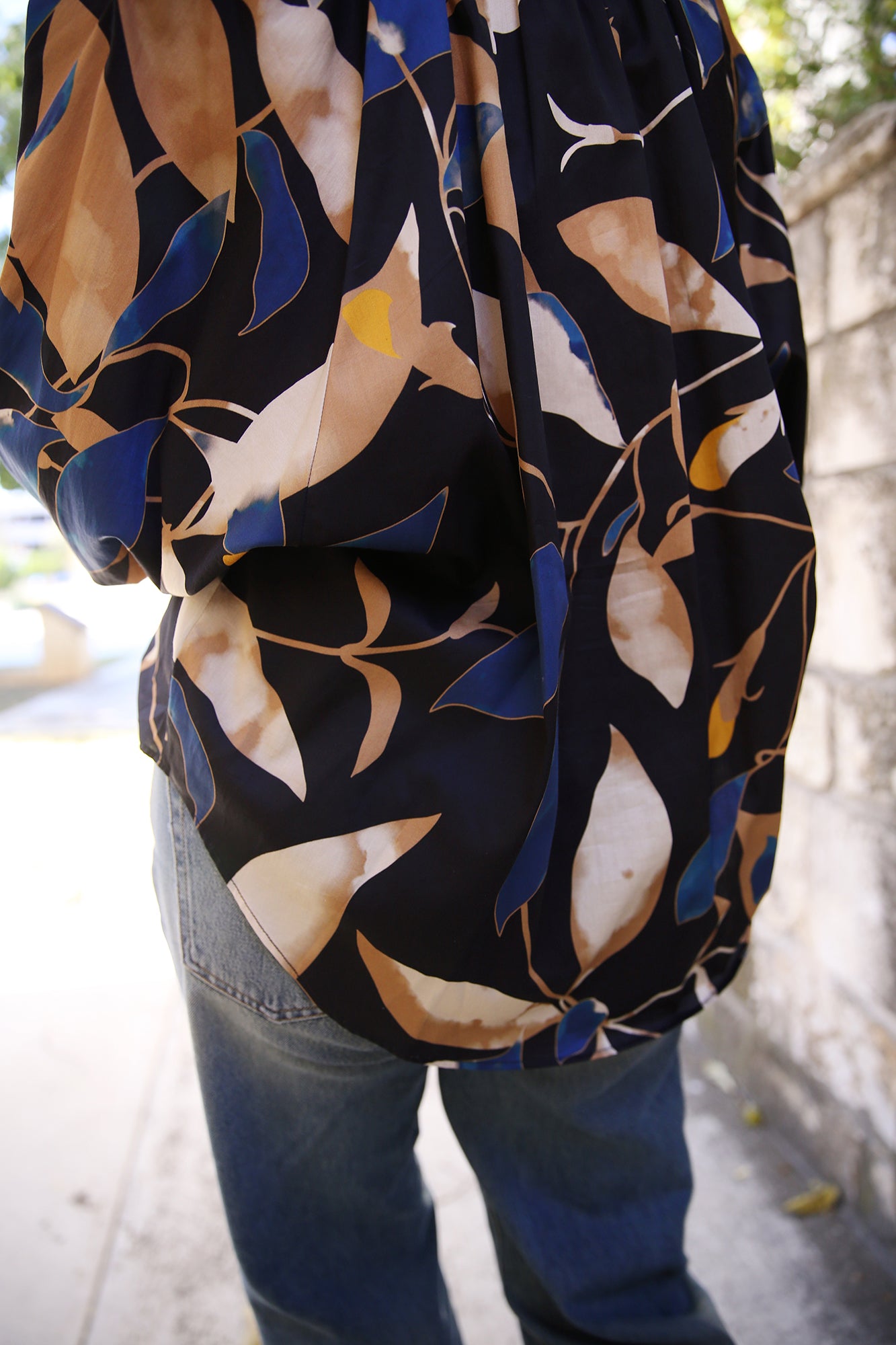 Dylan Shirt Bronzed and Blue Floral Black/Navy/Gold