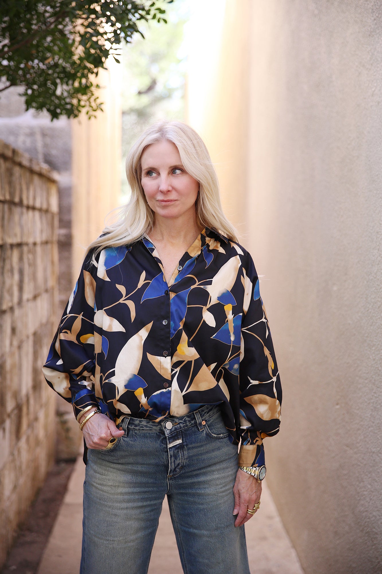 Dylan Shirt Bronzed and Blue Floral Black/Navy/Gold