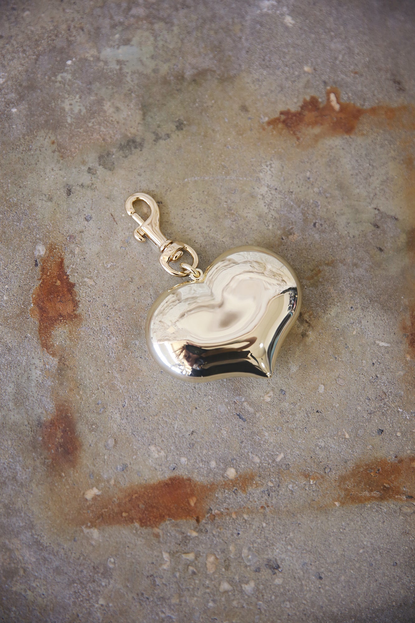 Grande Mylar Heart FOB