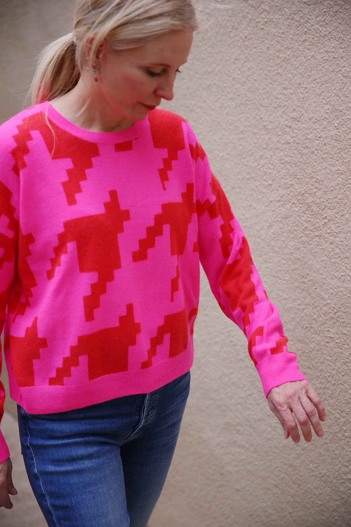 Hayley Houndstooth Crew Sweater Diva Pink Lipstick