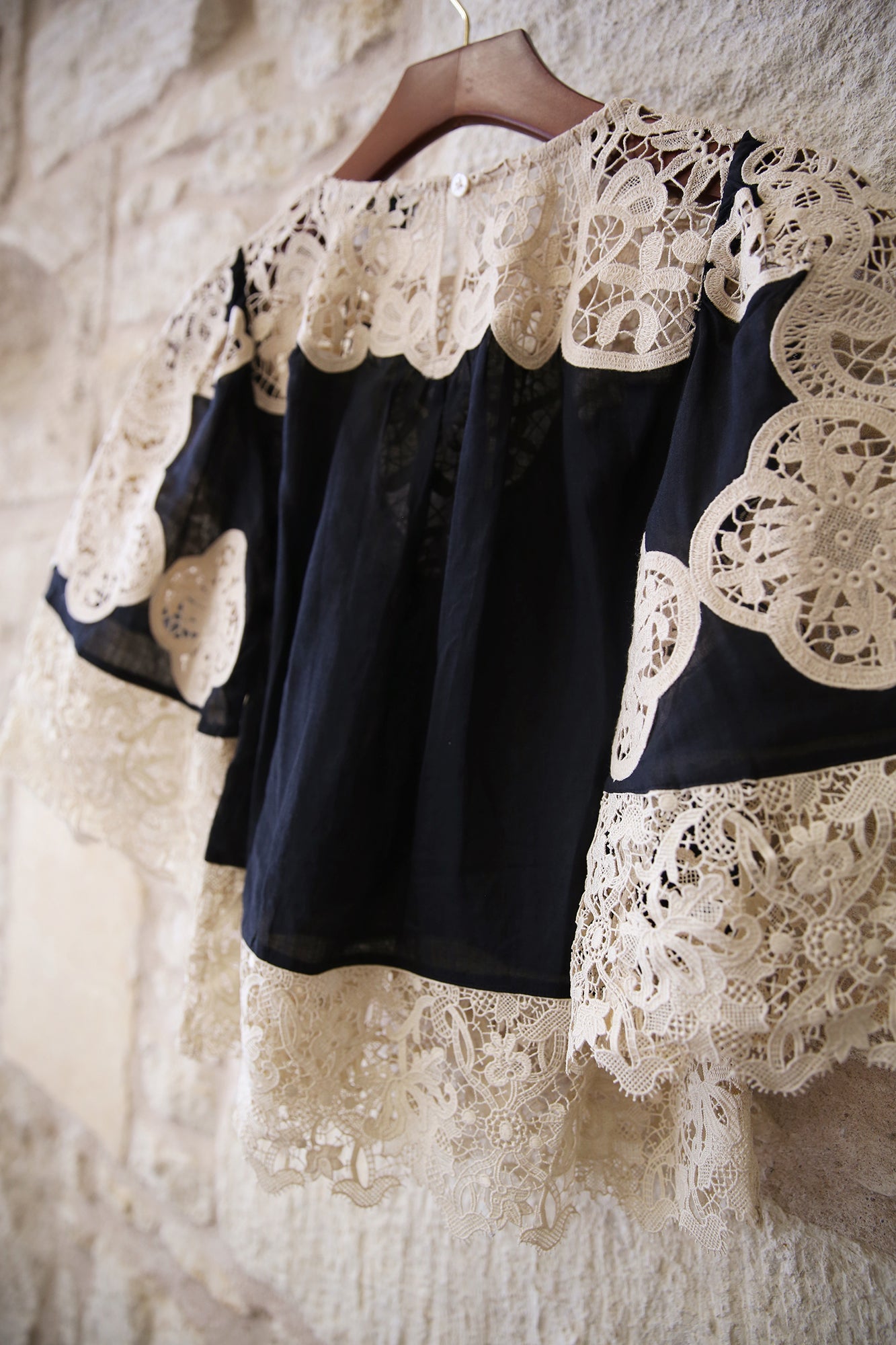 Medina Lace 3/4 Top