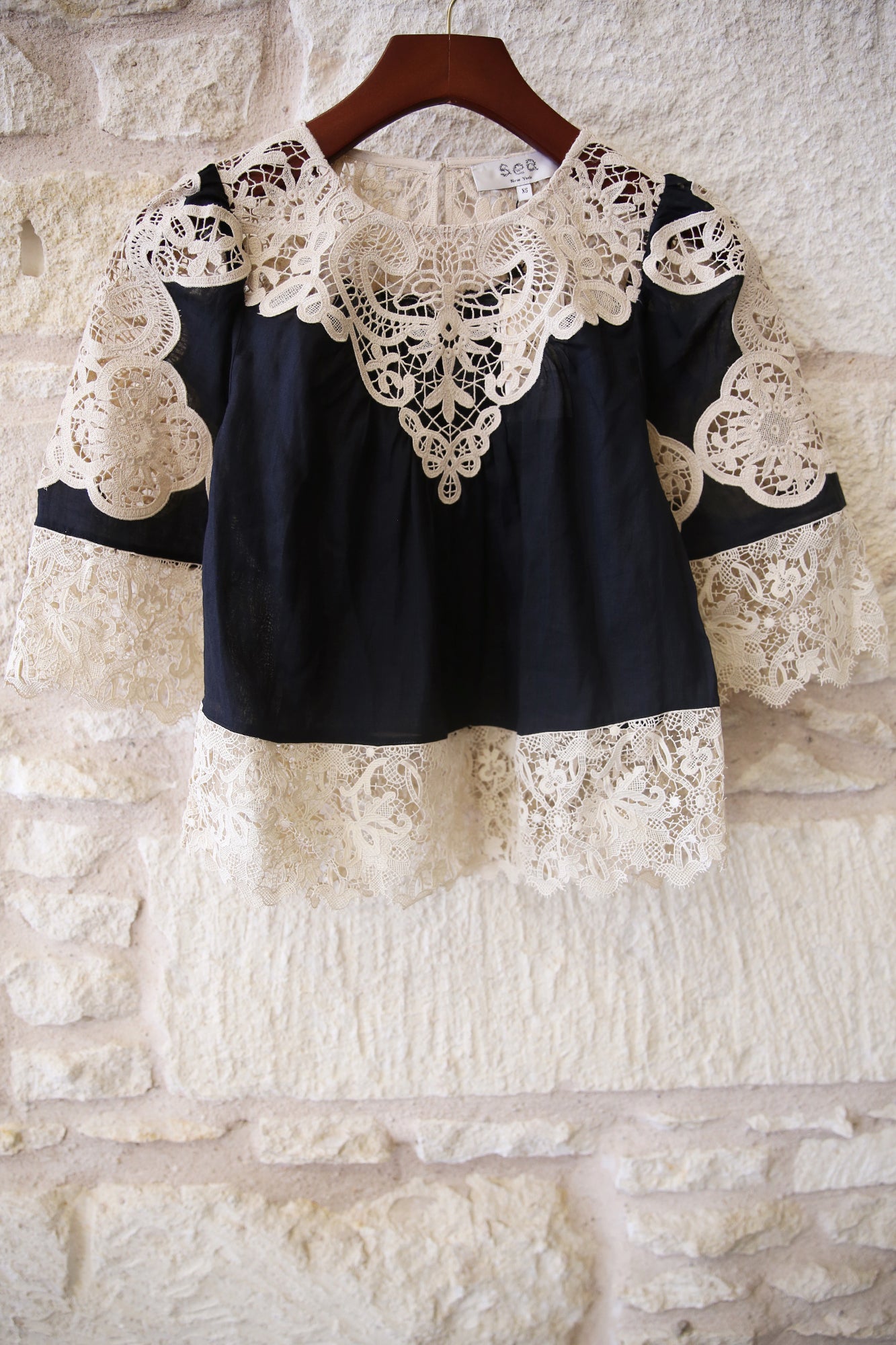 Medina Lace 3/4 Top