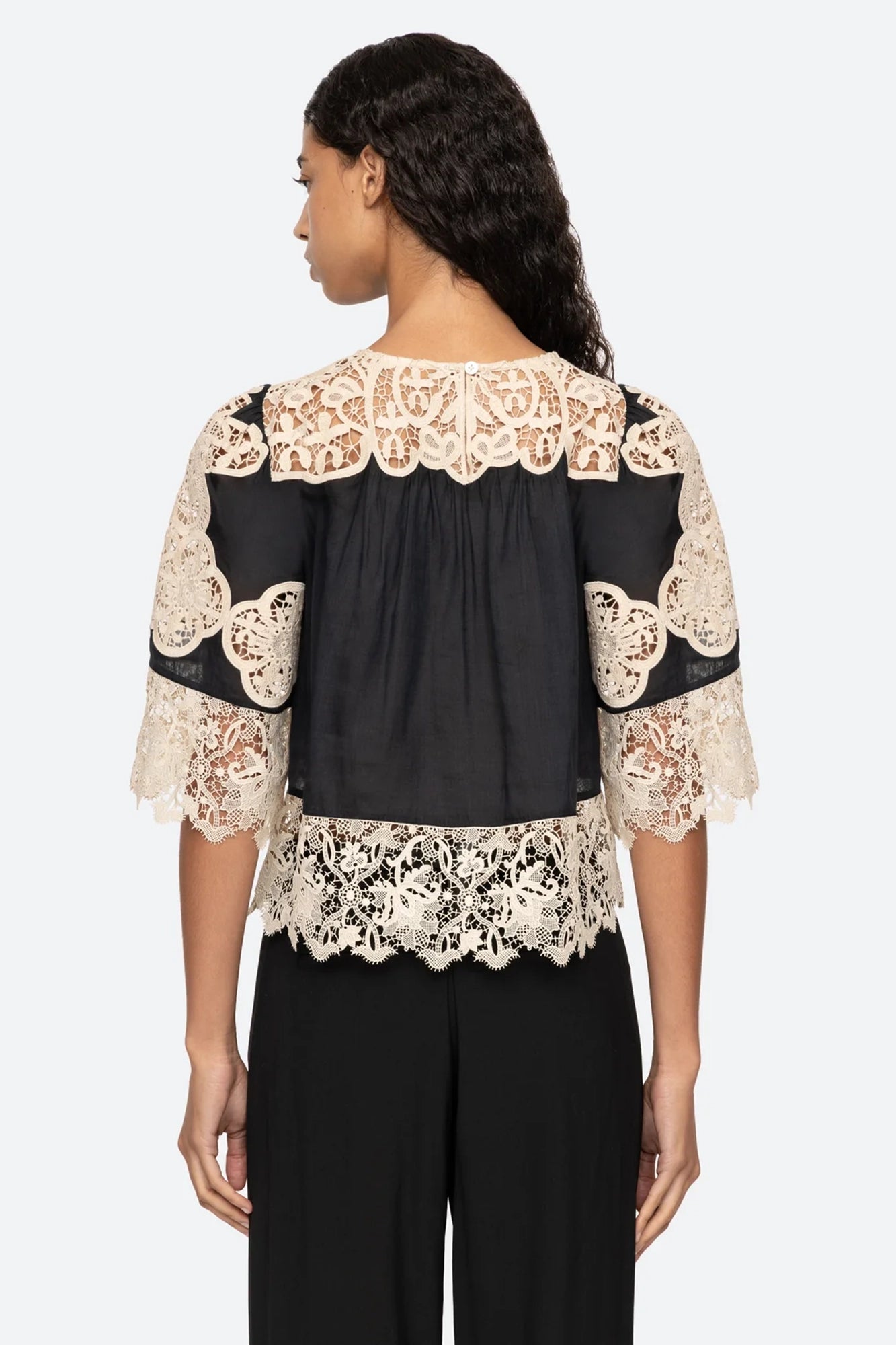 Medina Lace 3/4 Top