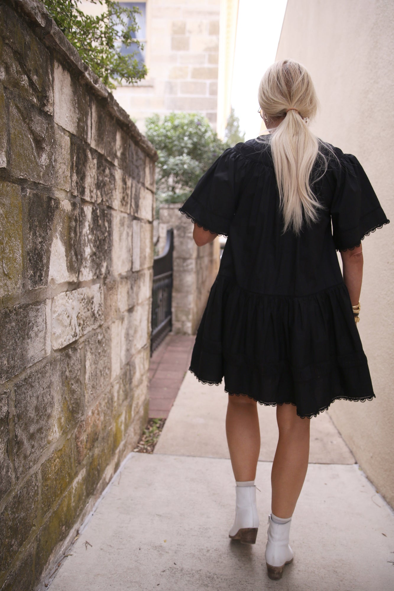 Oumi Scallop Lace Dress