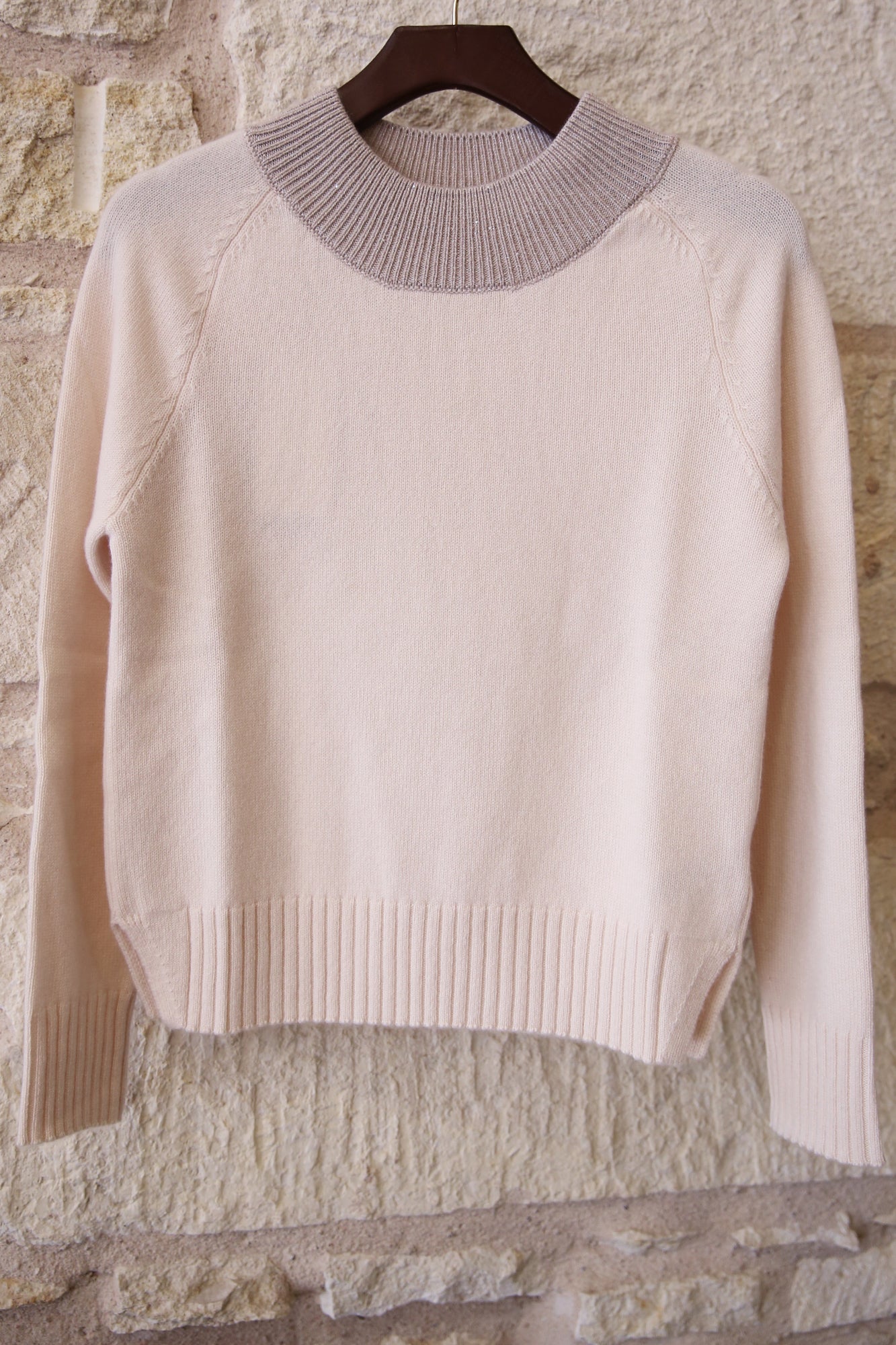 Round Neck With Color Collar Detail Cashmere Sweater