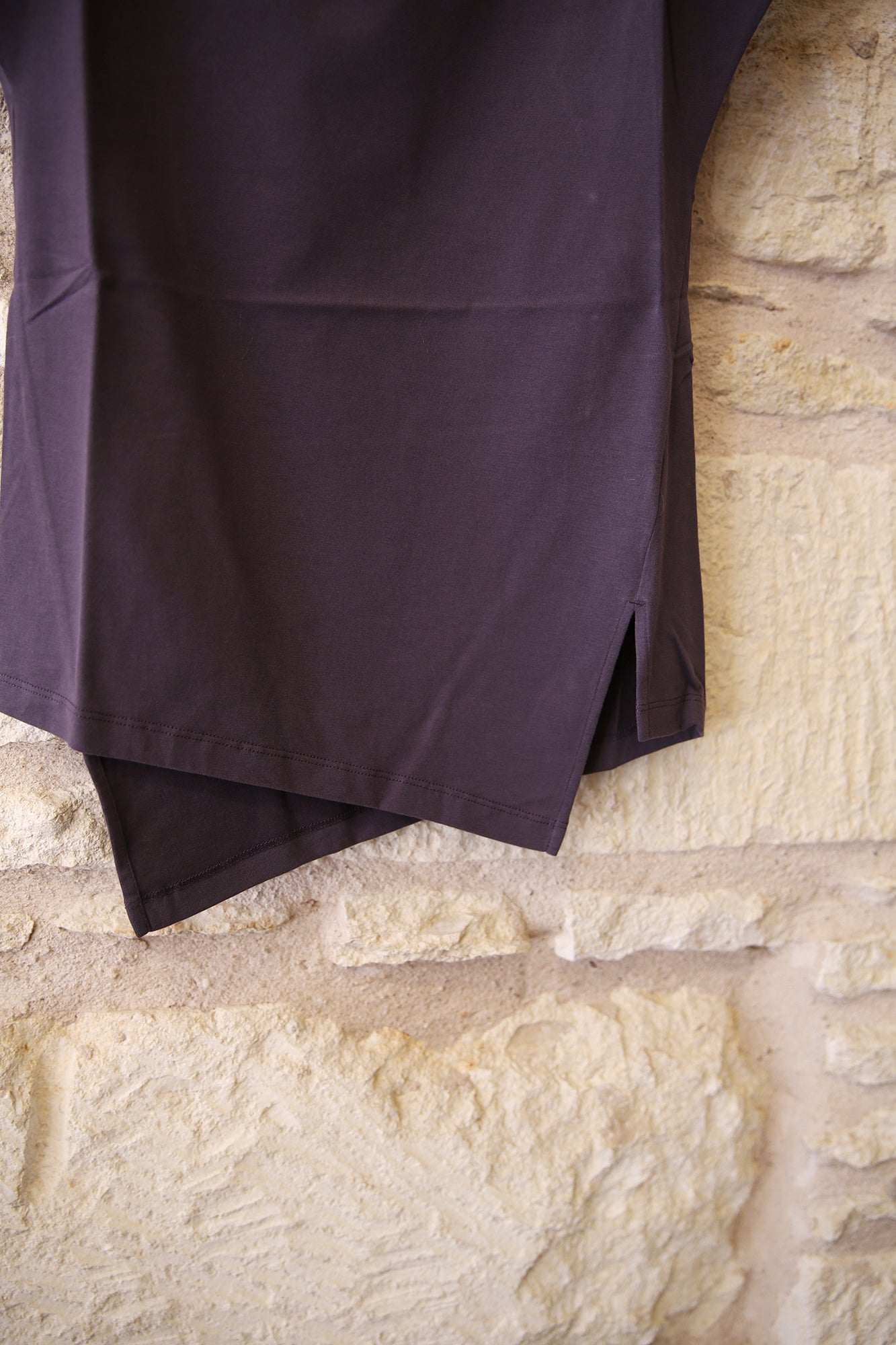 Sebani Asymmetrical Plain-Colored Cotton T-Shirt