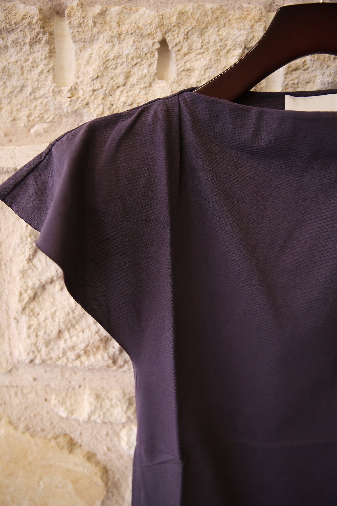 Sebani Asymmetrical Plain-Colored Cotton T-Shirt