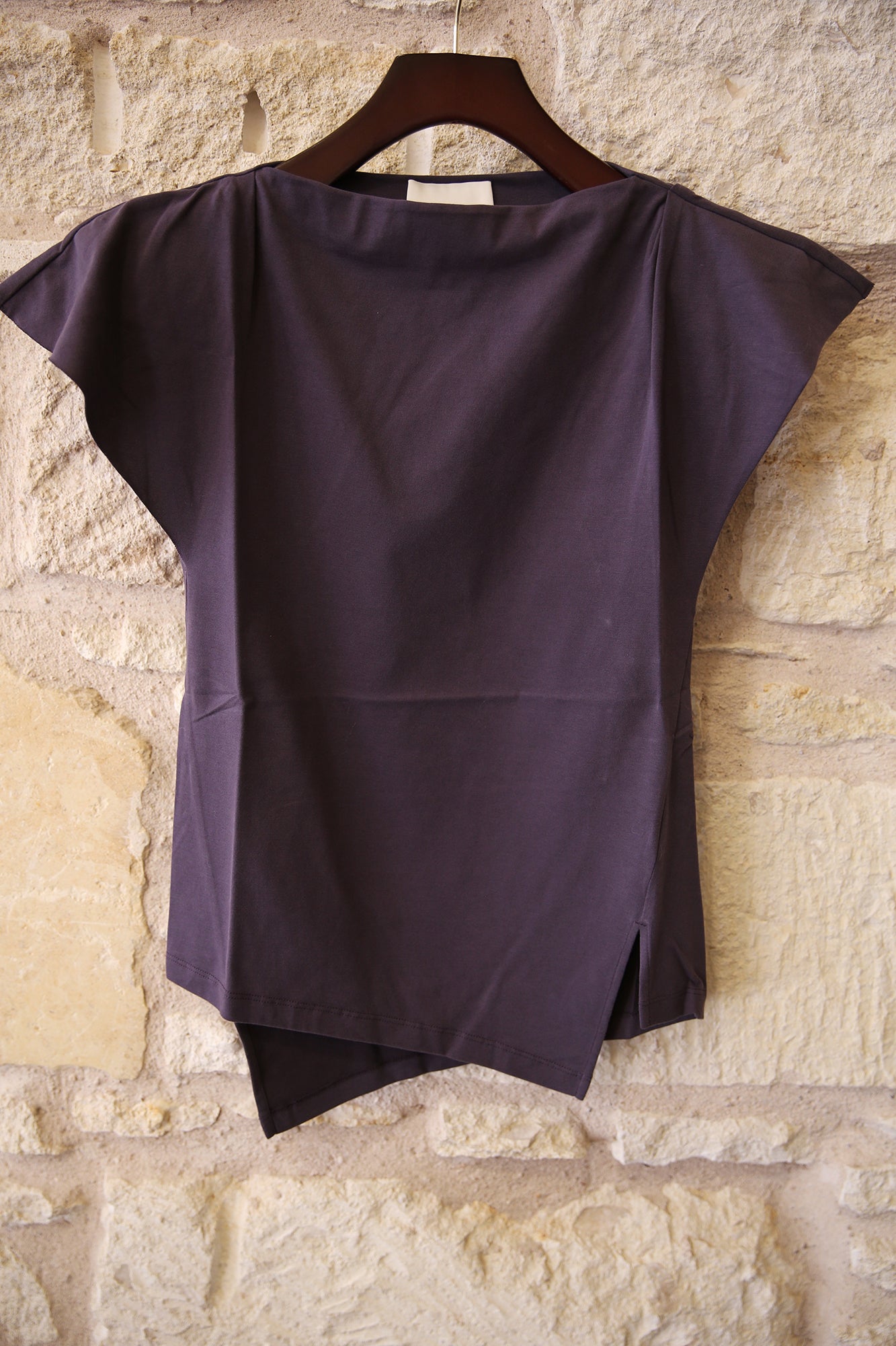 Sebani Asymmetrical Plain-Colored Cotton T-Shirt
