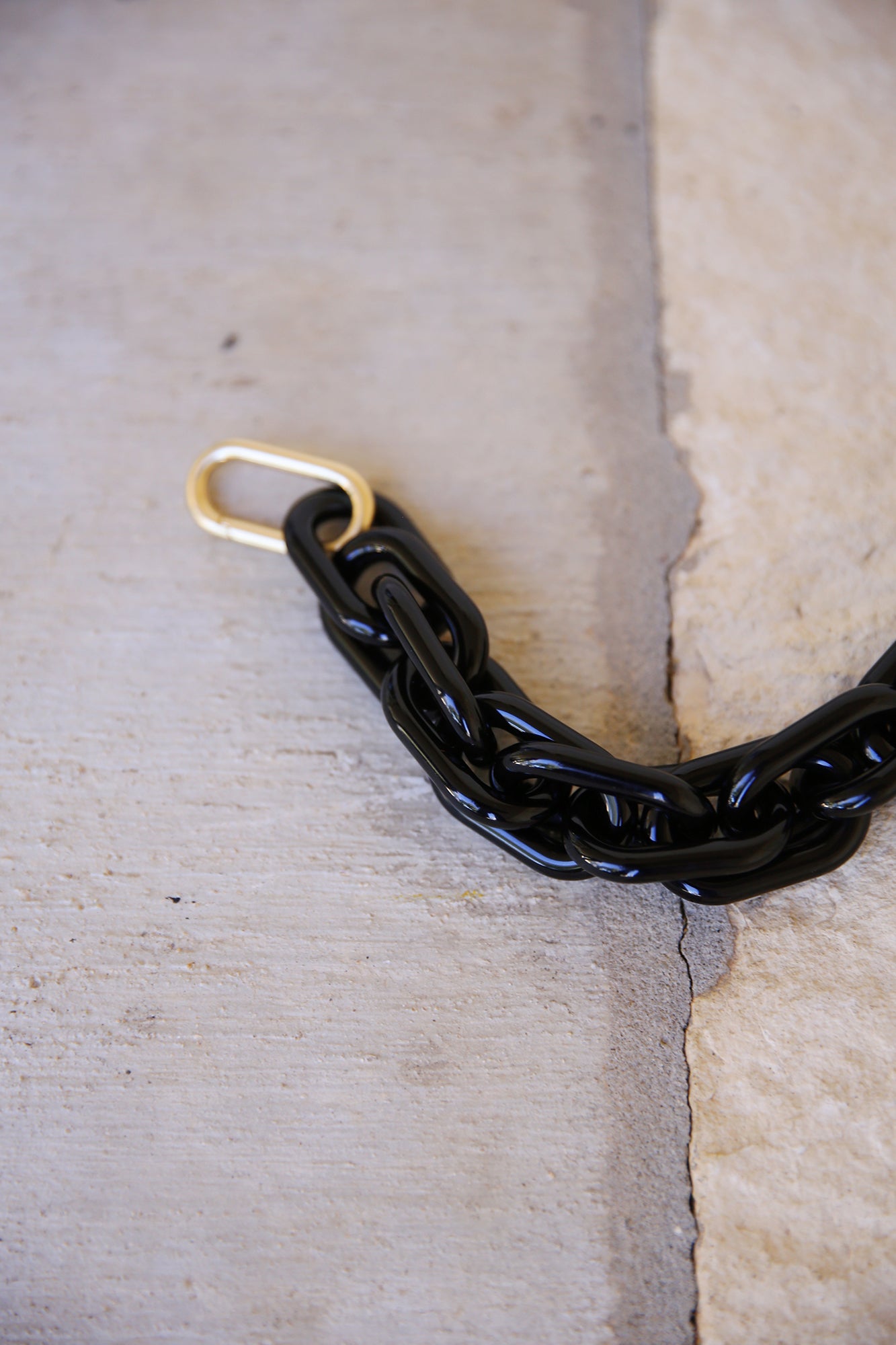 Shortie Strap Black Resin