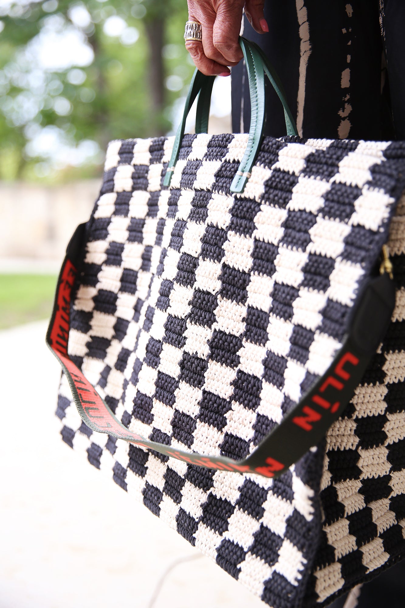 Summer Simple Tote Black & Cream Crochet Checker
