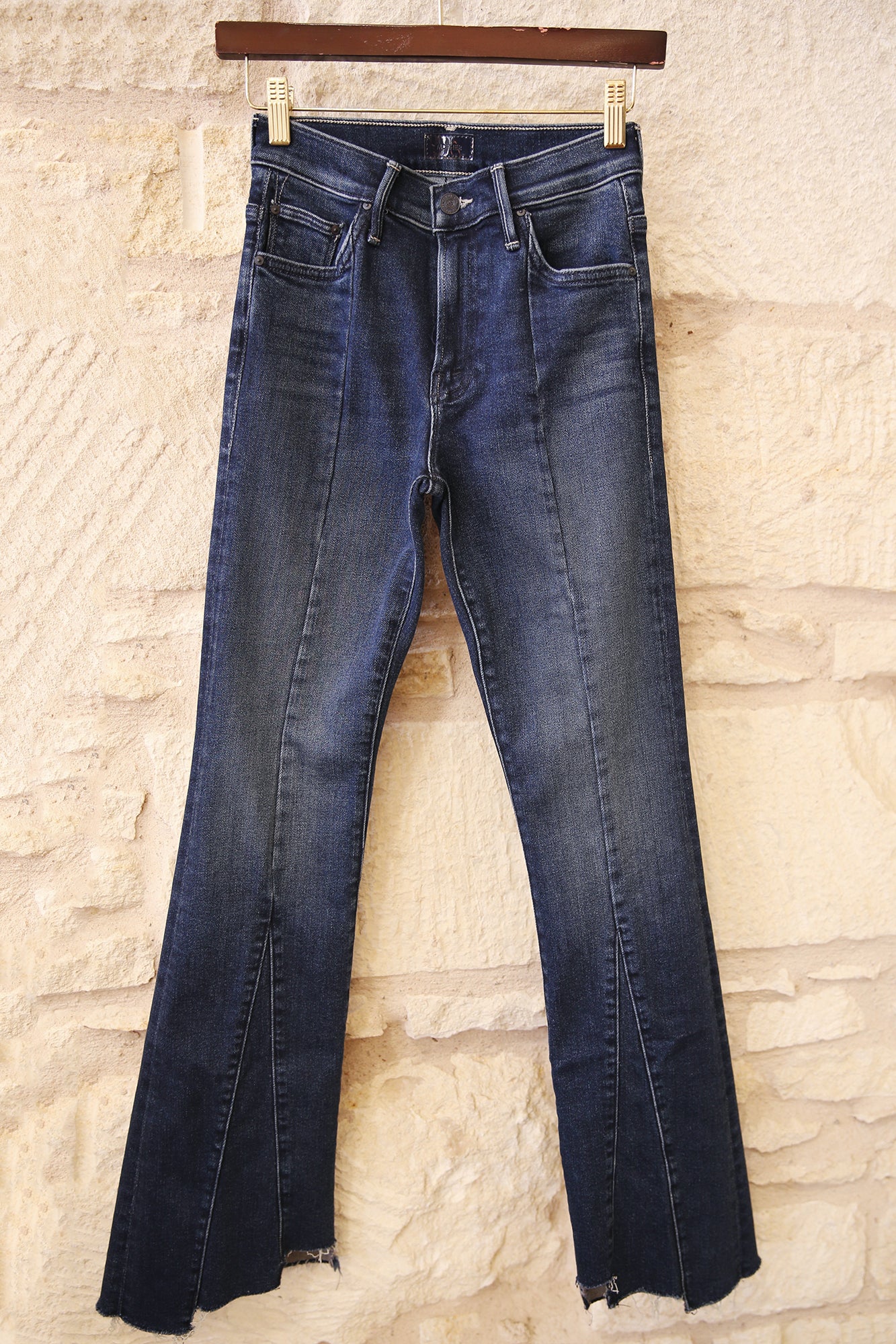 The Insider Skimp Pointy Fray