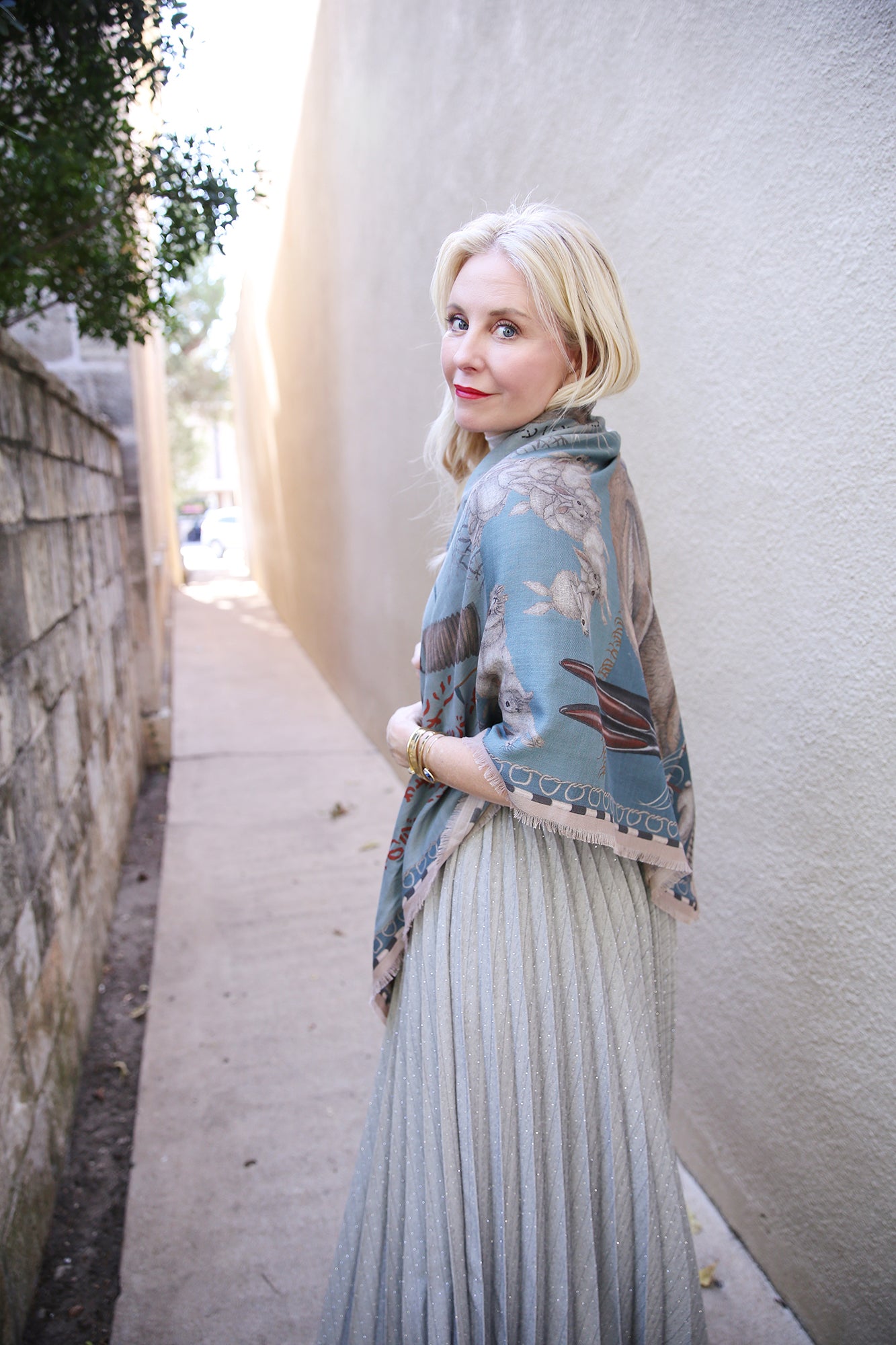 The Floating Rabbits Wool Silk Scarf Cameo/Rice 135cm x 135cm
