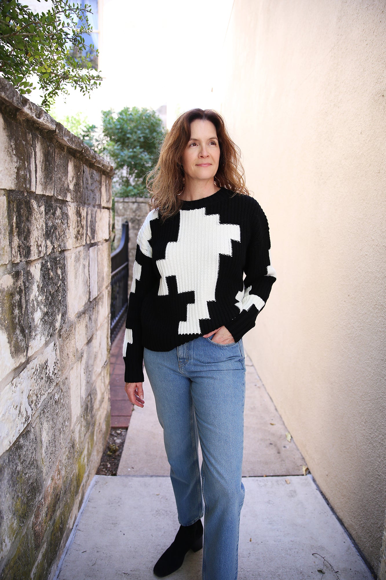 Zoom In Sweater Black and White